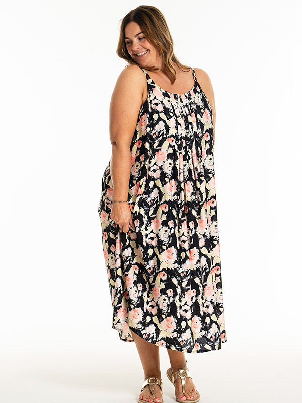 KAROLE - Plus Size Dress fra Gozzip