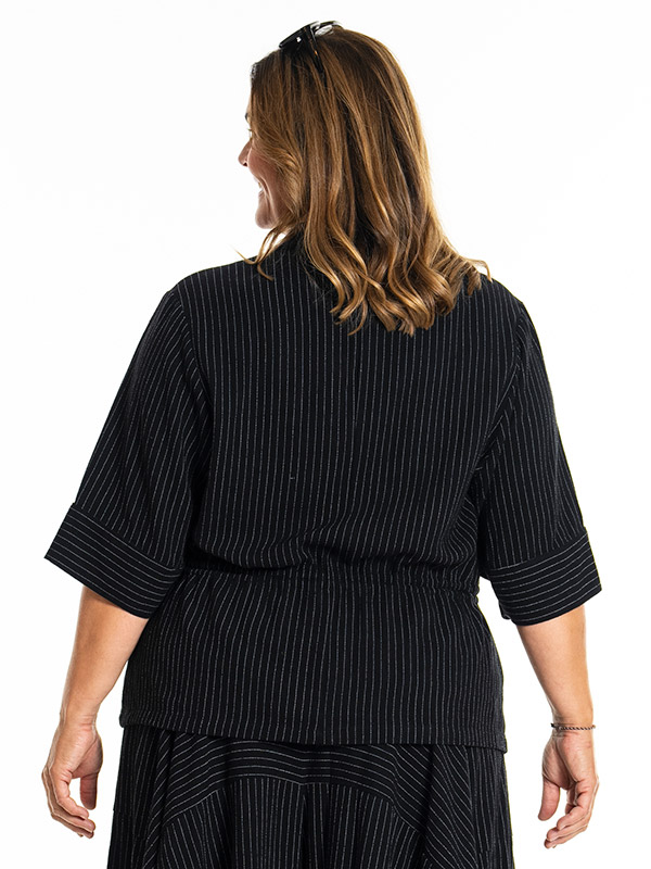 KATARINA - Plus Size Jacket fra Gozzip