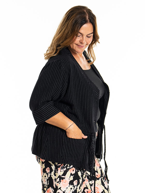 KATARINA - Plus Size Jacket fra Gozzip