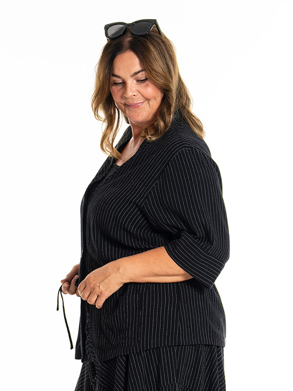 KATARINA - Plus Size Jacket fra Gozzip