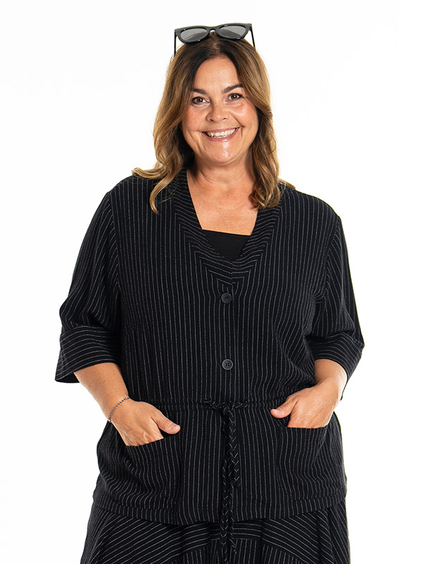 KATARINA - Plus Size Jacket fra Gozzip
