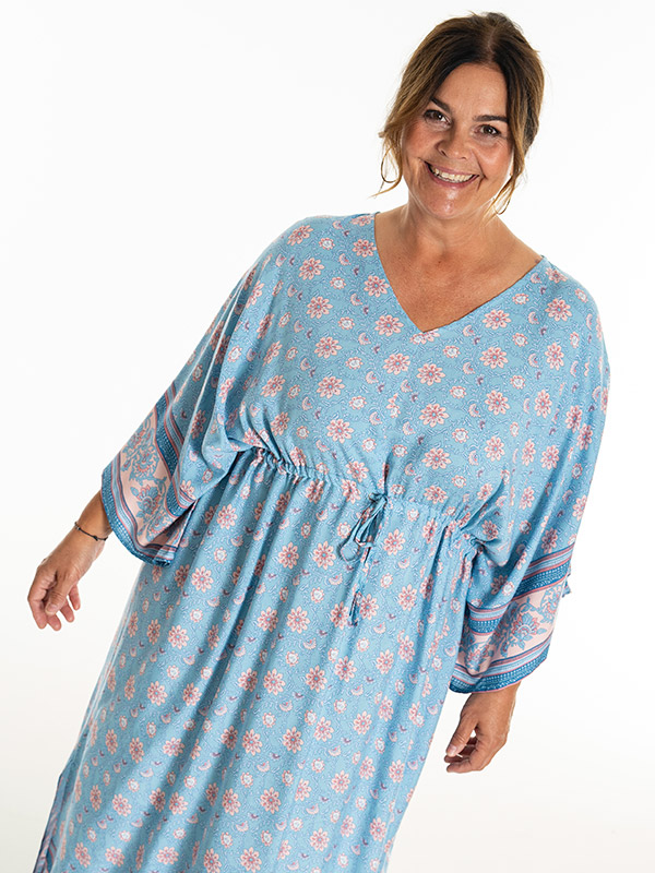 JAMILA - Plus Size Dress fra Gozzip