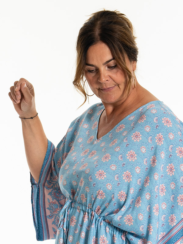 JAMILA - Plus Size Dress fra Gozzip