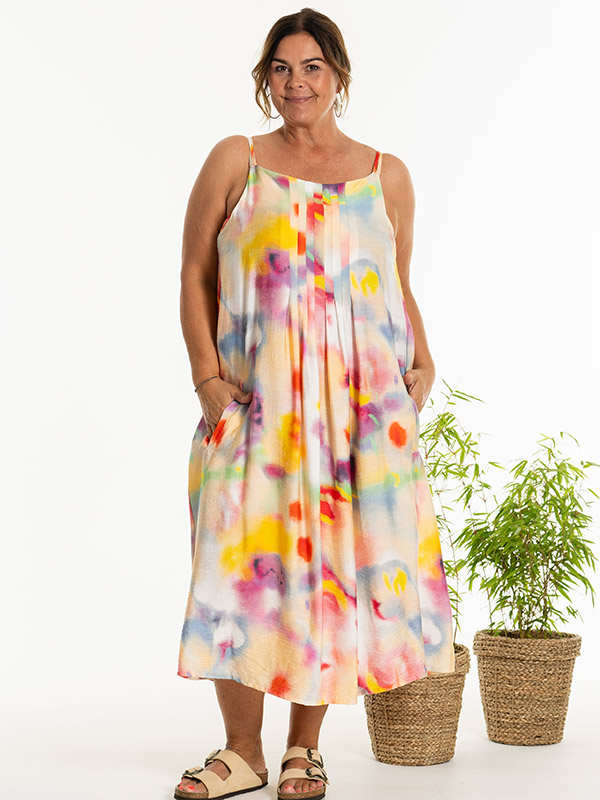 KAROLE - Plus Size Dress fra Gozzip