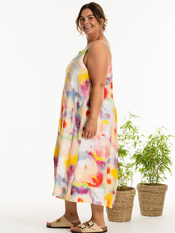 KAROLE - Plus Size Dress fra Gozzip