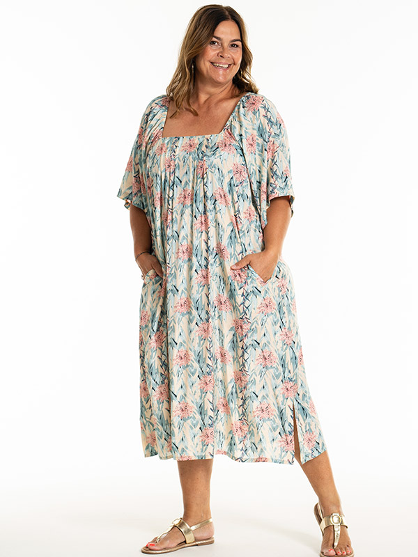 KERSTINE - Plus Size Dress fra Gozzip