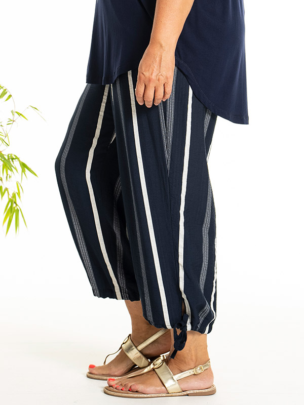 AUGUSTA - Plus Size Pants fra Gozzip