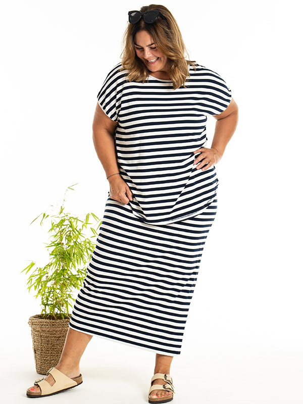 PENNIE - Plus Size Skirt fra Gozzip