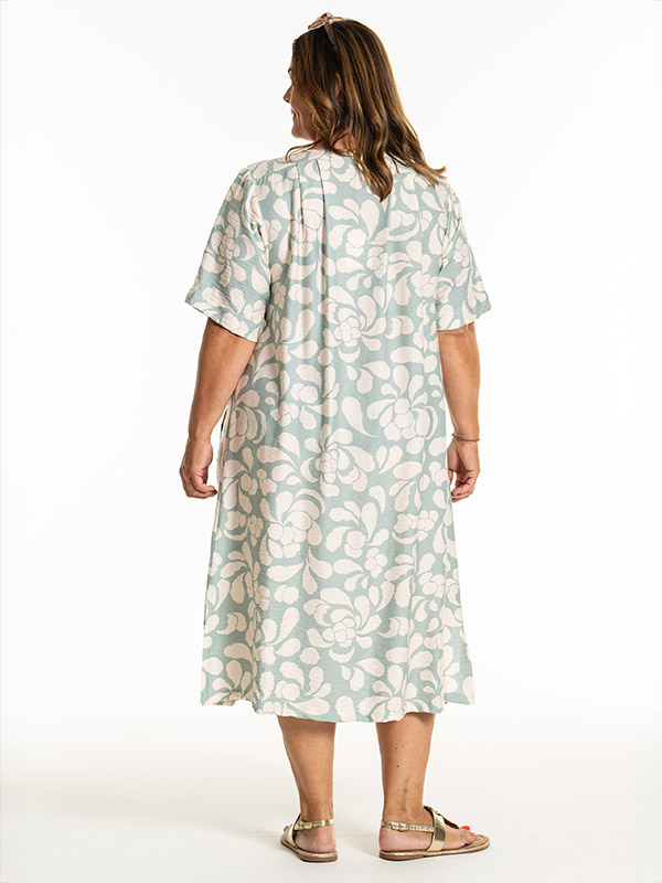 KHANDRA - Plus Size Dress fra Gozzip