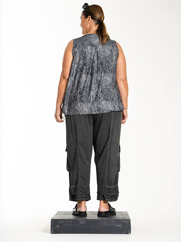 LEANETTE - Plus Size Pants fra Gozzip Black