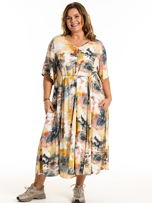 MAJA - Plus Size Dress fra Gozzip