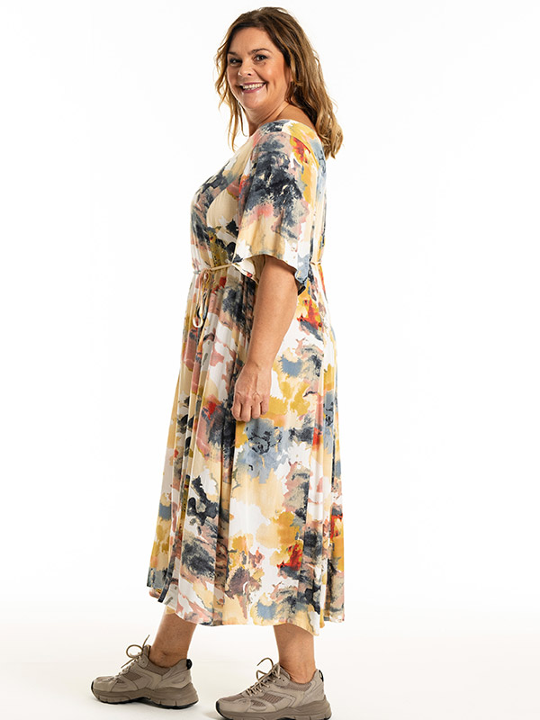 MAJA - Plus Size Dress fra Gozzip