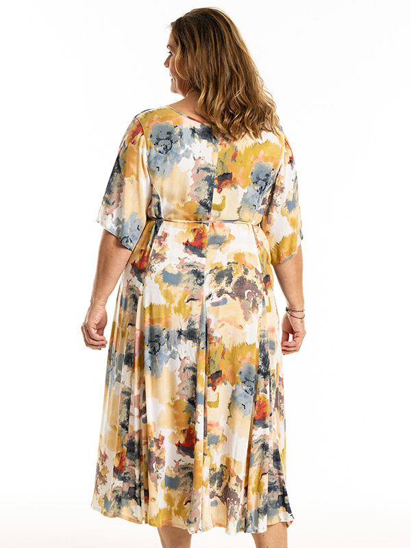 MAJA - Plus Size Dress fra Gozzip