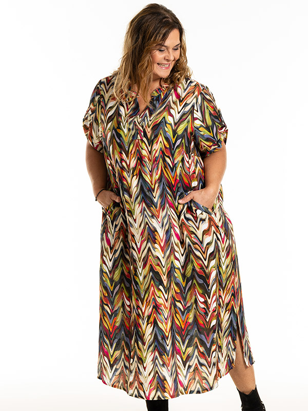 DONNA - Plus Size Dress fra Gozzip