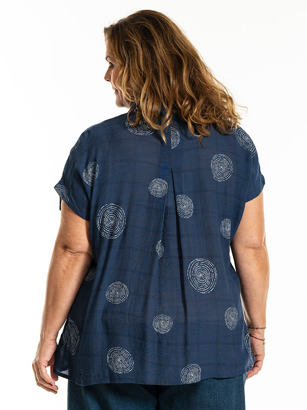 KAISA - Plus Size Shirt fra Gozzip