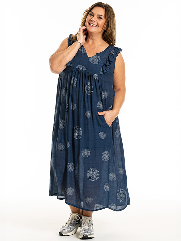 MAIKEN - Plus Size Dress fra Gozzip