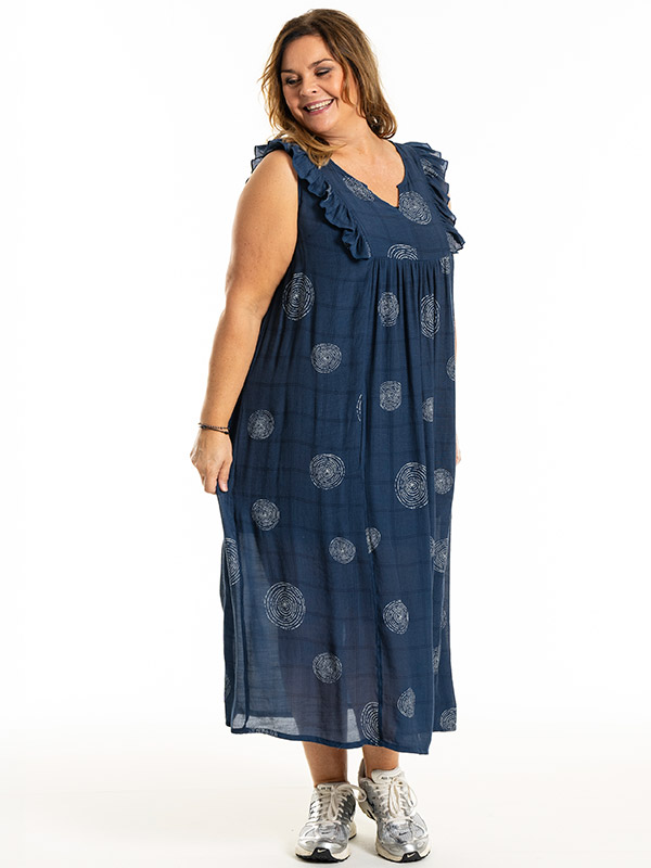 MAIKEN - Plus Size Dress fra Gozzip