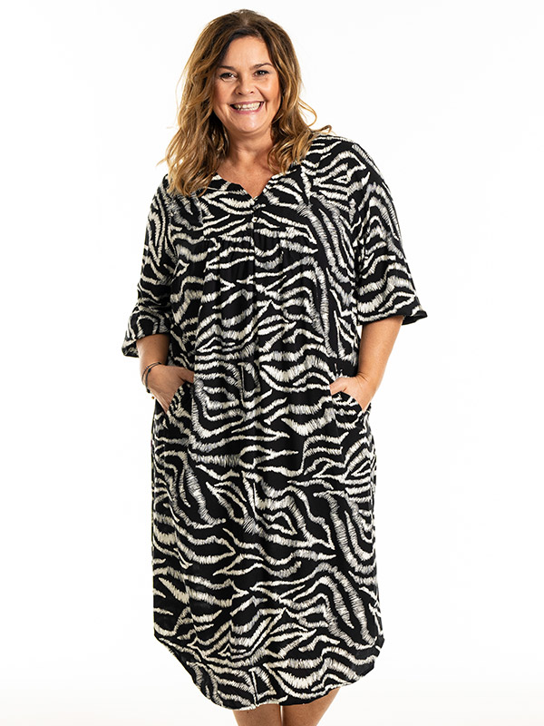 ALICE - Plus Size Dress fra Gozzip