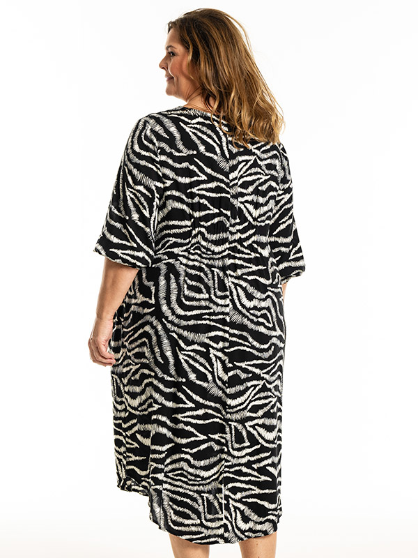 ALICE - Plus Size Dress fra Gozzip