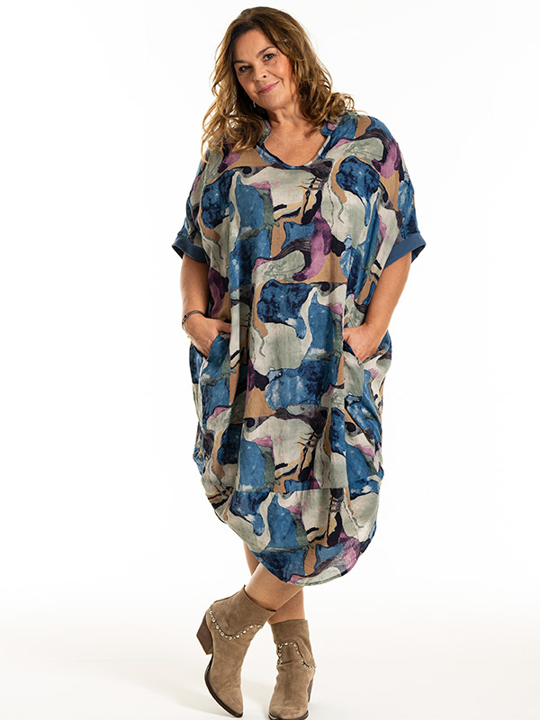 MUNA - Plus Size Dress fra Gozzip