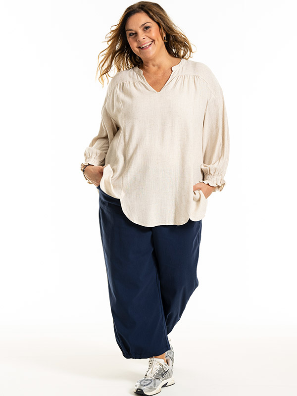 MIRJAM - Plus Size Blouse fra Gozzip