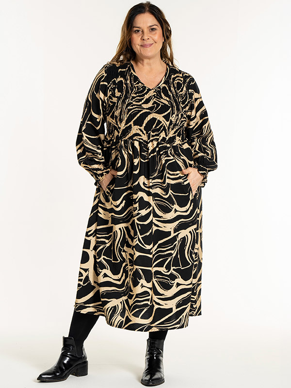 GITT - Plus Size Dress fra Gozzip