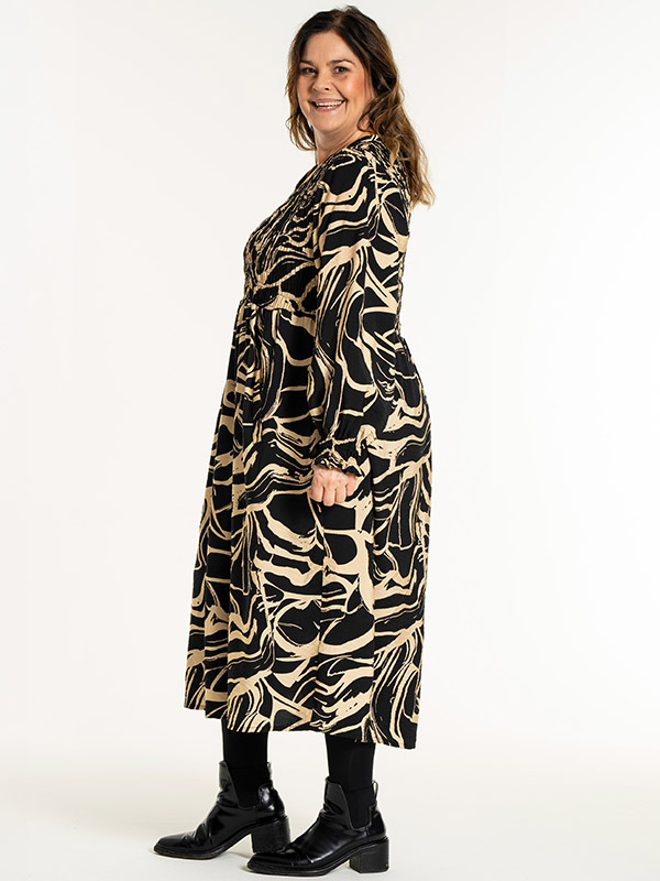 GITT - Plus Size Dress fra Gozzip