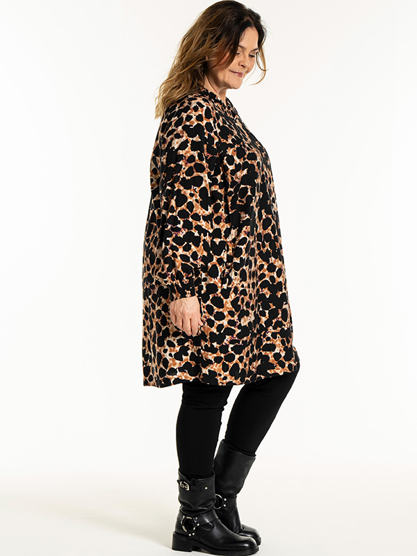 ABIGAIL - Plus Size Tunic fra Gozzip