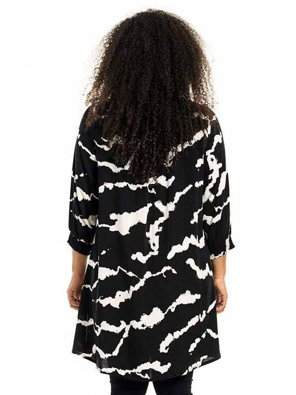 EMILIE - Plus Size Shirt fra Studio
