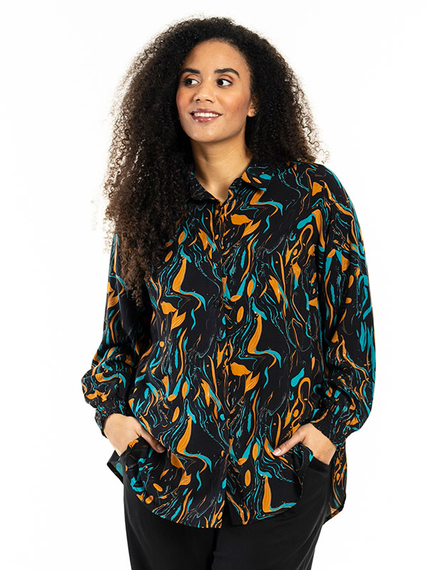 BITTA - Plus Size Shirt fra Studio