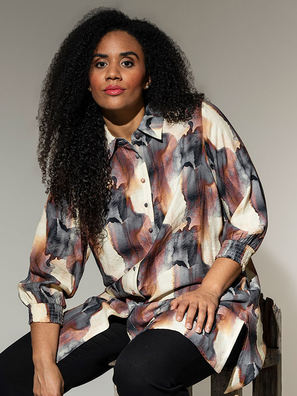 EMILIE - Plus Size Shirt fra Studio