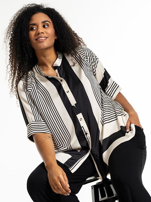 JORUN - Plus Size Blouse fra Studio