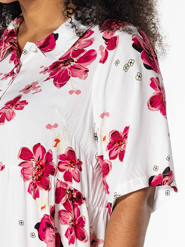 LISE - Plus Size Dress fra Studio