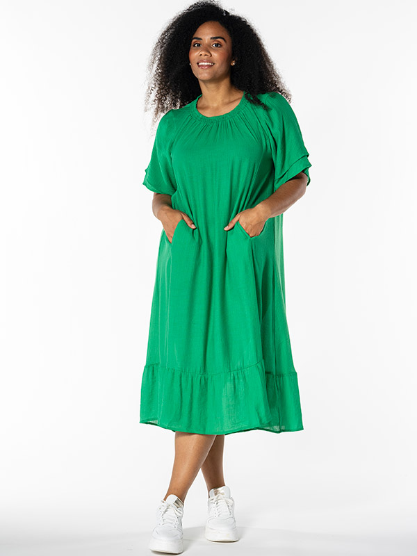 YELVA - Plus Size Dress fra Studio