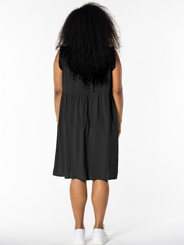 DUSINE - Plus Size Dress fra Studio