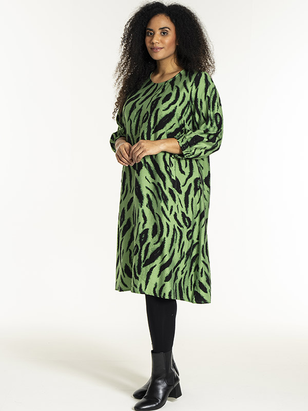 GUNNEL - Plus Size Dress fra Studio