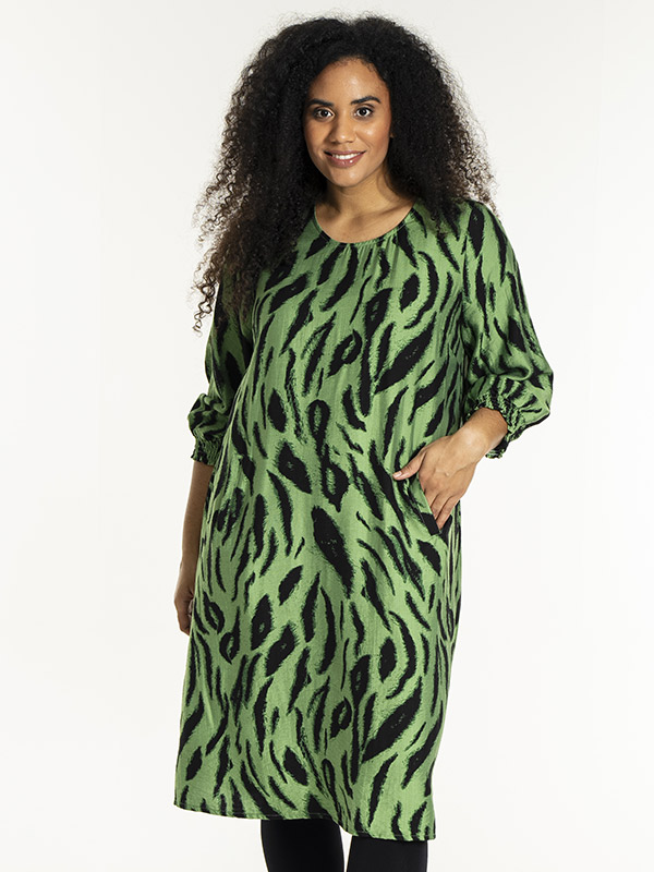 GUNNEL - Plus Size Dress fra Studio