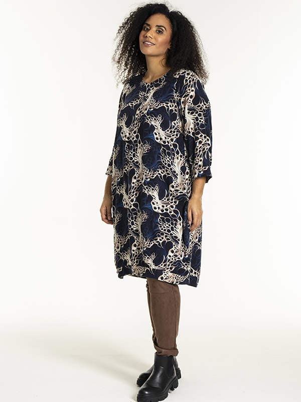 LONETTA - Plus Size Dress fra Studio
