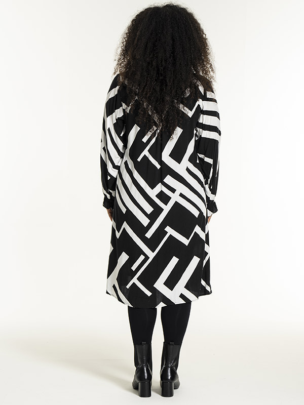 GUNDA - Plus Size Dress fra Studio