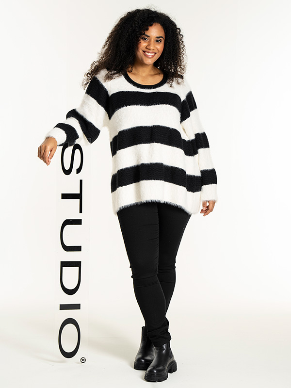 NORALISE - Plus Size Sweater fra Studio