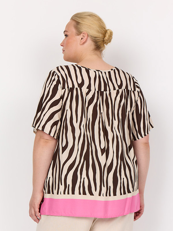 WA-MANDIE - Plus Size T-shirt fra Wasabi Concept