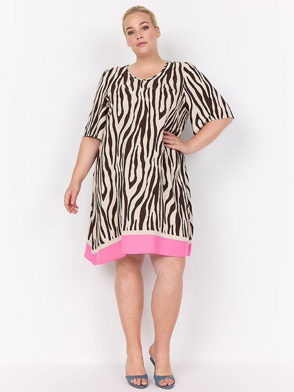 WA-MANDIE - Plus Size Dress fra Wasabi Concept