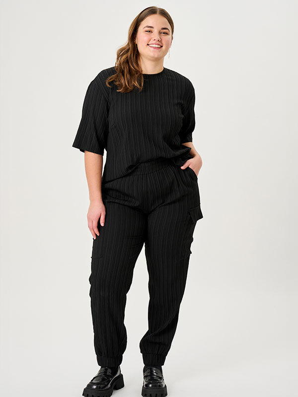 ADGINNIE - Plus Size Pants fra Adia