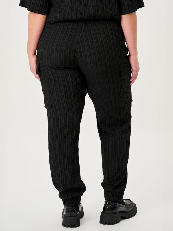ADGINNIE - Plus Size Pants fra Adia