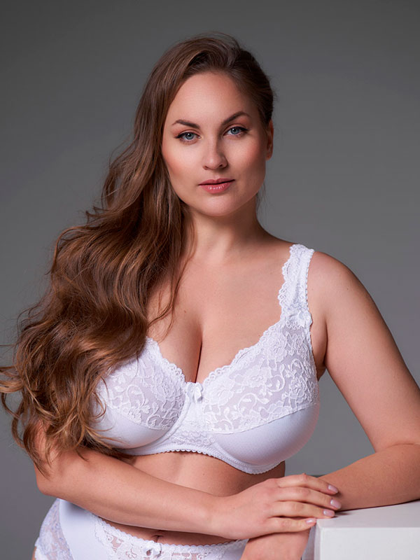 BEATE PLAIN - Plus Size Underwired bra fra Plaisir