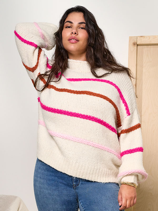 CARMY - Plus Size Sweater fra Only Carmakoma