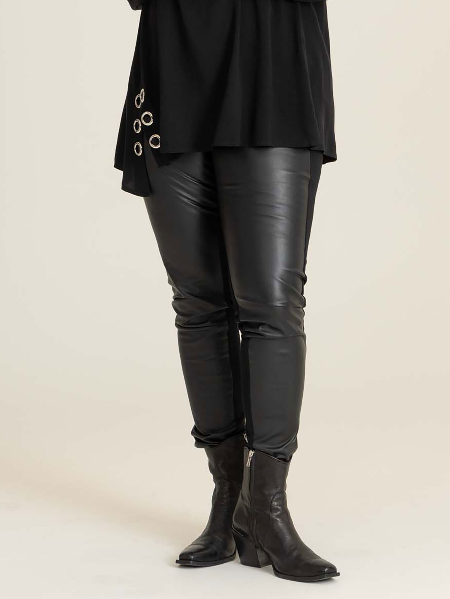 SARA  - Plus Size Pants fra Studio