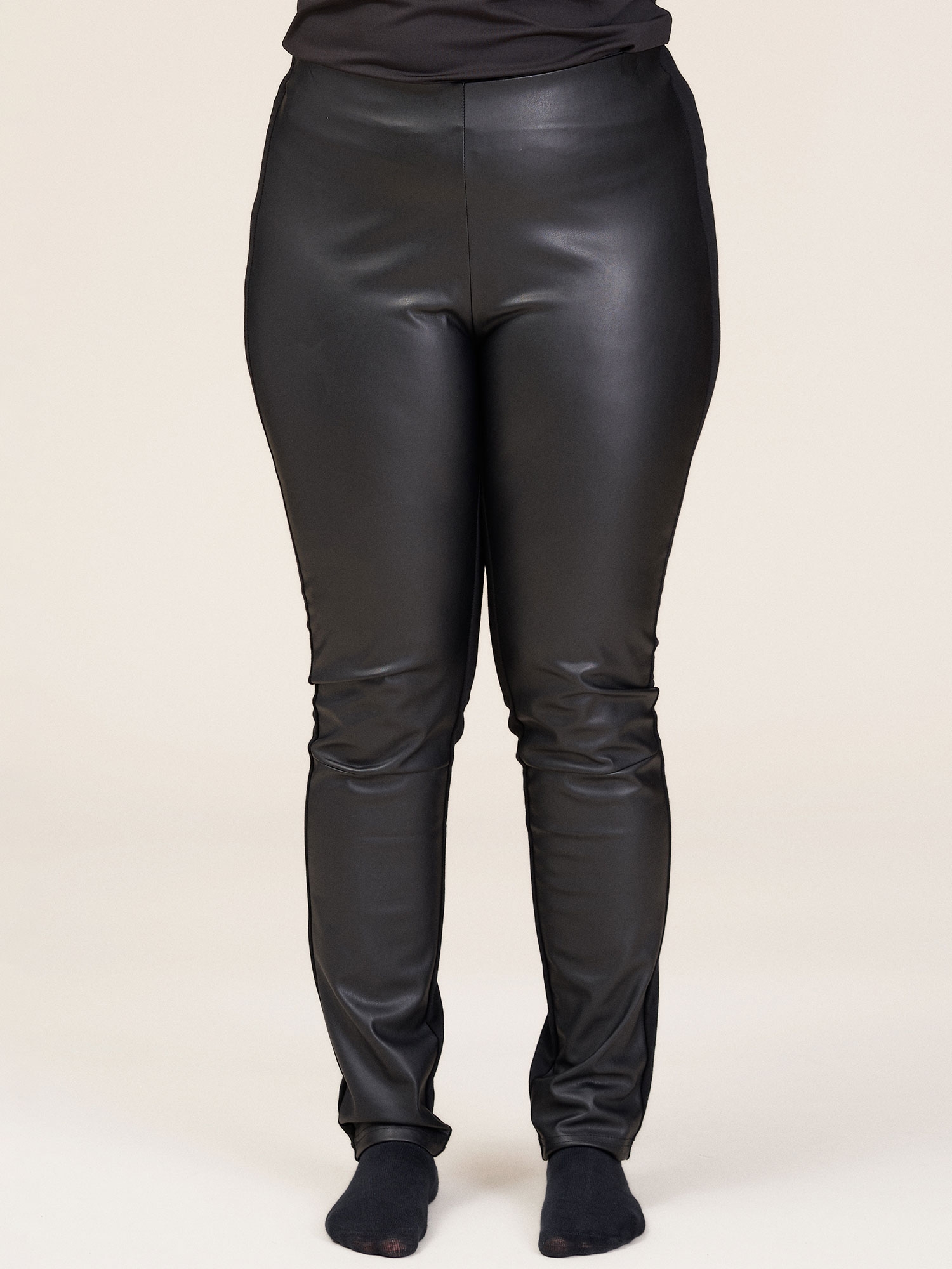 SARA  - Plus Size Pants fra Studio