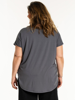 GITTE - Plus Size T-shirt from Gozzip