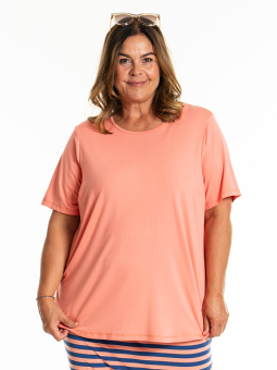 GITTE - Plus Size T-shirt from Gozzip